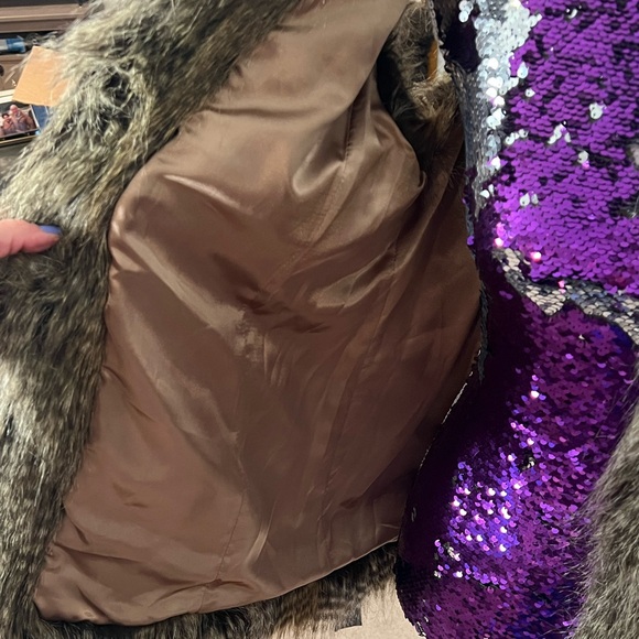 Trina Turk Fux Fur vest - Picture 5 of 9